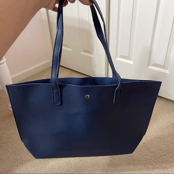 Faux leather casual tote - Picture 2 of 8